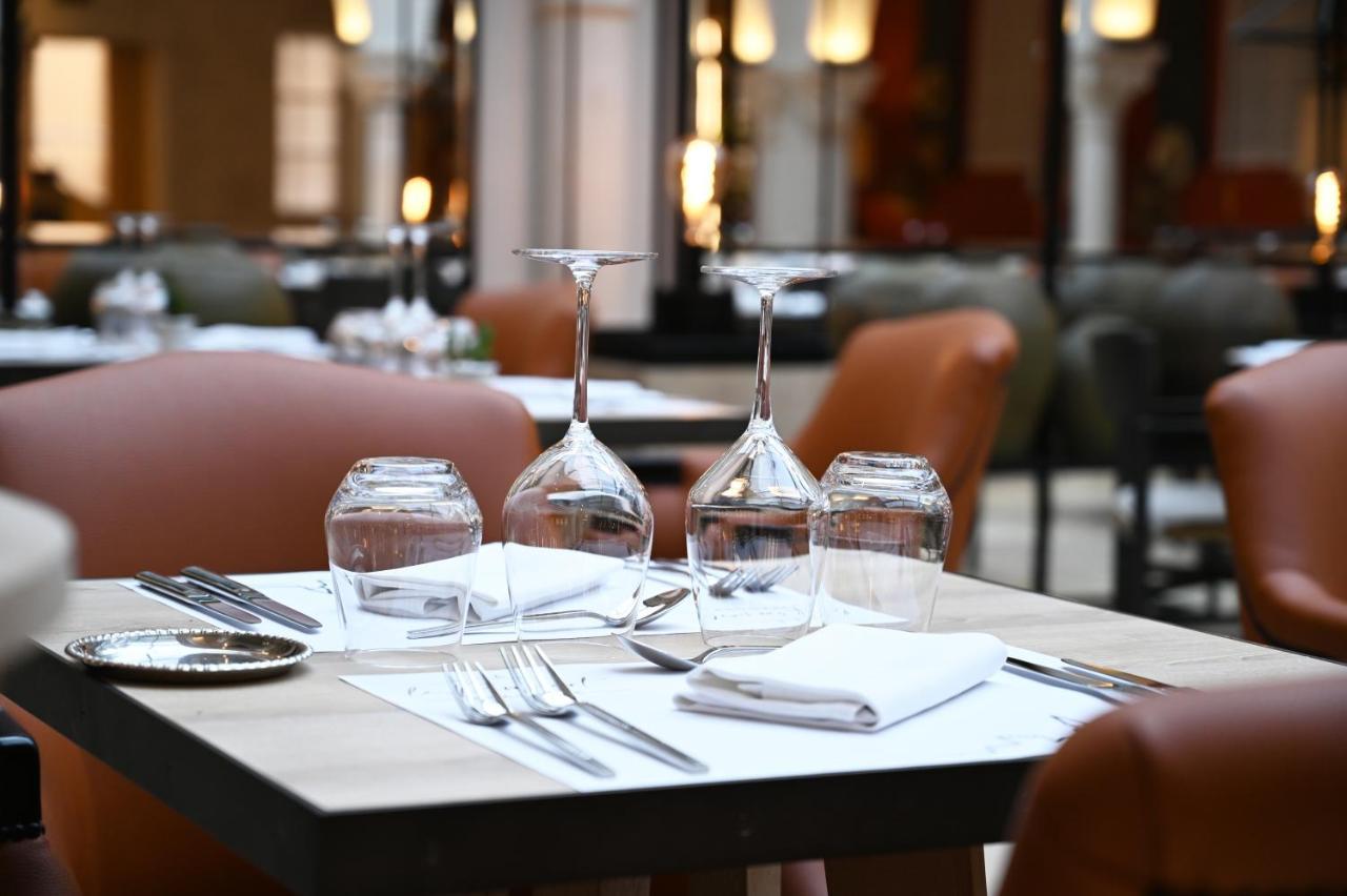 Hotel Le Rempart Турню Екстериор снимка