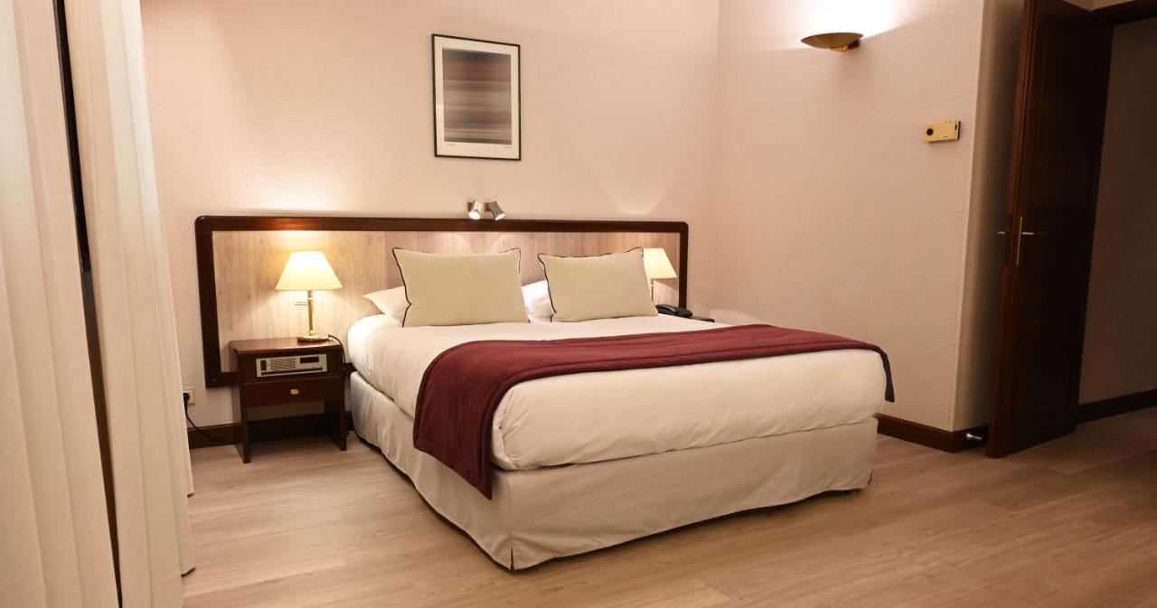 Hotel Le Rempart Турню Стая снимка