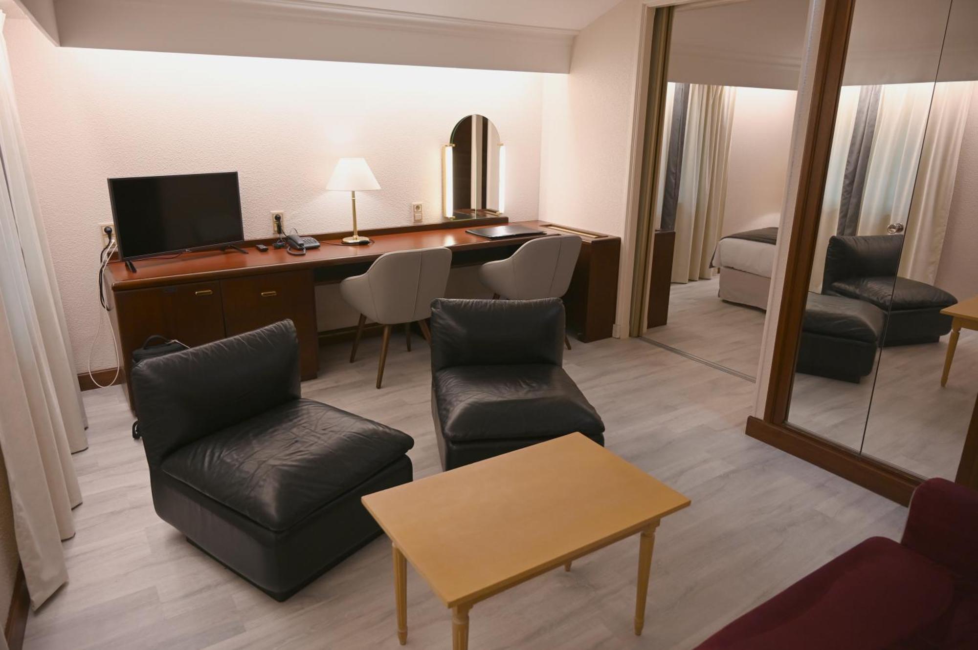Hotel Le Rempart Турню Стая снимка