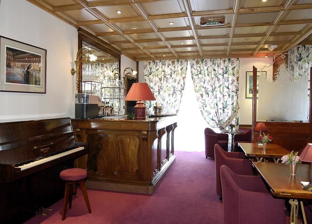 Hotel Le Rempart Турню Екстериор снимка