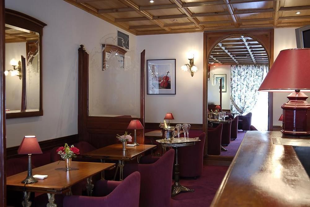 Hotel Le Rempart Турню Ресторант снимка