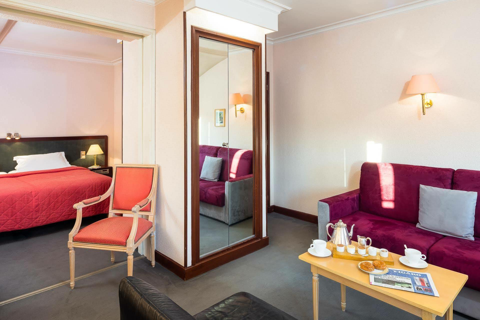 Hotel Le Rempart Турню Екстериор снимка